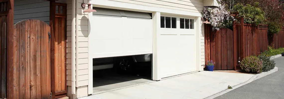 Repair Garage Door Won't Close Light Blinks in Alafaya, Florida