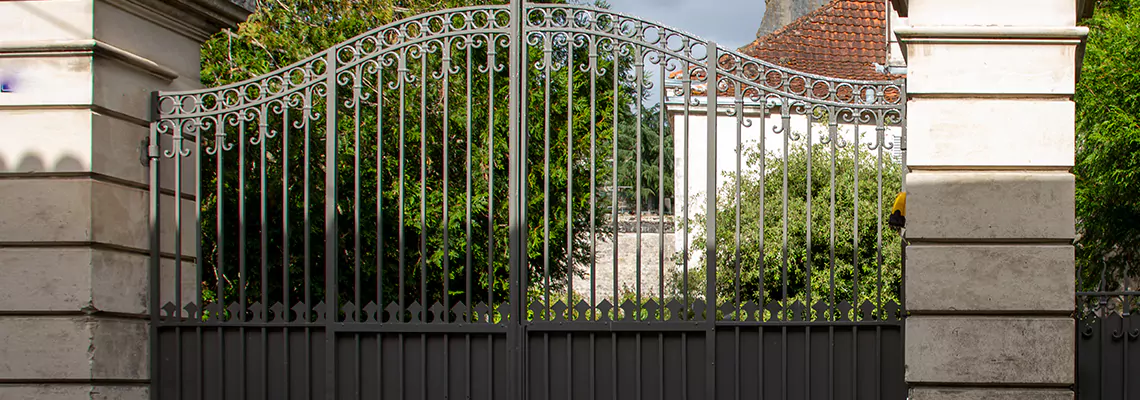 Wooden Swing Gate Repair in Alafaya, FL